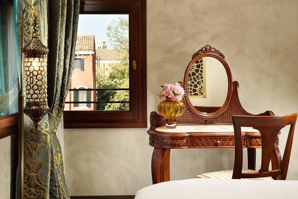 Theodora Empress Apartment Venice Hotel