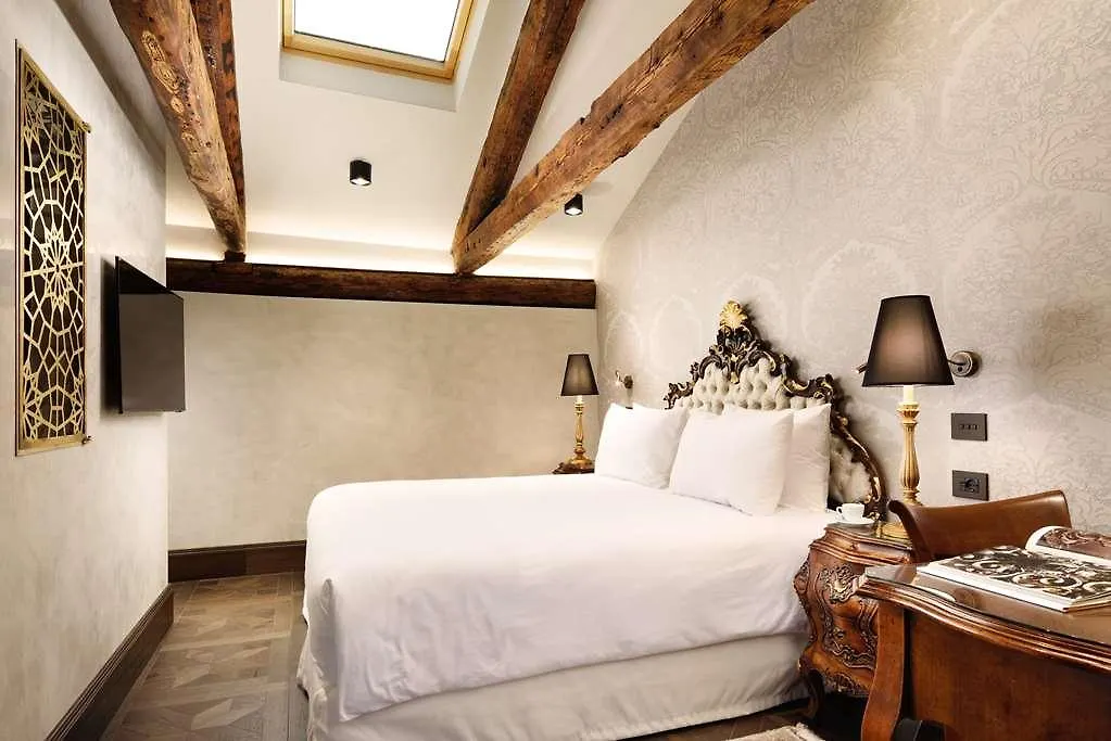 Hotel Theodora Empress Apartment Venice